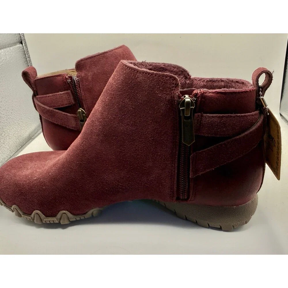 Skechers Burgundy Suede Faux Fur Lined Ankle Boots Women's Size 8 SN 158285